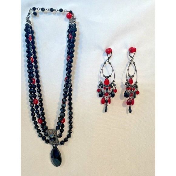 Beaded Black red Necklace and earrings set - Picture 1 of 7